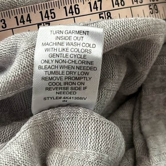 Ivory Ella Cropped Hoodie Size Small - Picture 9 of 9